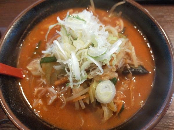 「野菜ラーメン　辛味噌」@中華栄雅の写真