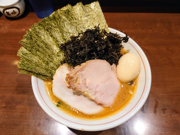 「らーめん(もも)+のり+岩のり」@らーめん飛粋の写真