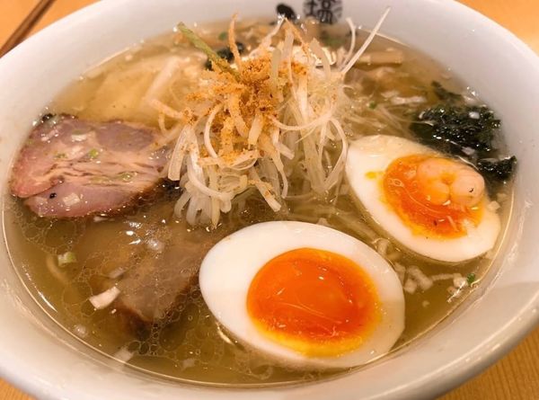「塩らーめんひるがお盛り　１１５０円」@塩専門 ひるがお 東京駅店の写真