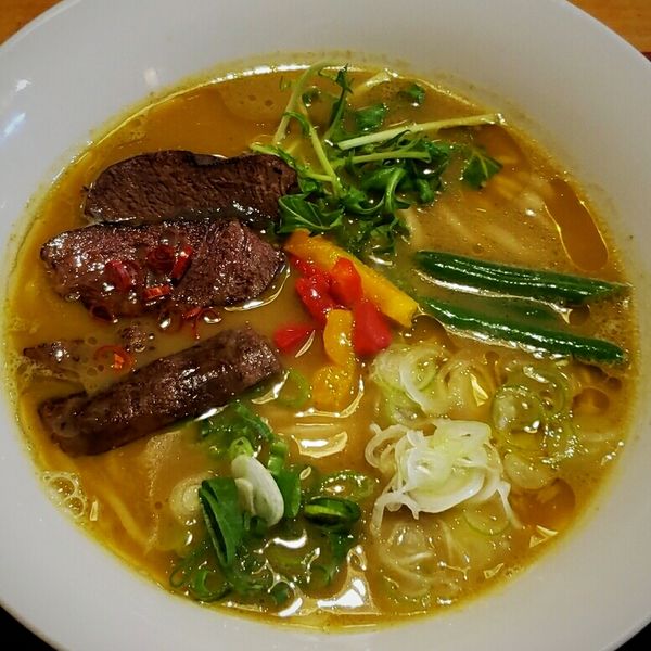 「タイカレーらー麺（グリーン）８８０円」@牛骨ロックの写真