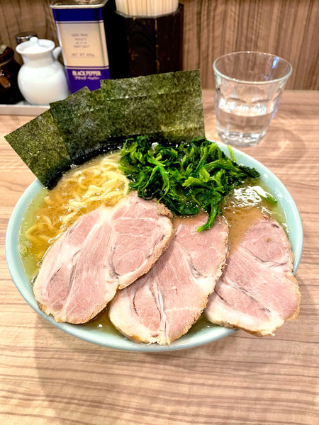「ラーメン中盛り　チャーシュー」@ラーメン 清水家の写真