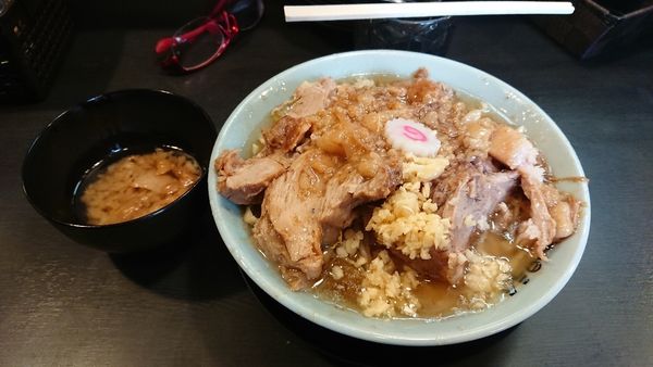 「豚増しラーメン１１５０+脂増し３０・チョイ脂大蒜」@自家製麺 No11の写真