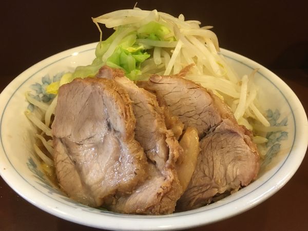 「豚増しらーめん（ﾔｻｲｵｵﾒ ｽｺｼｳｽﾒ）」@らーめん陸の写真