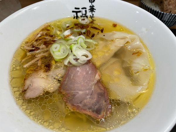 「雲呑塩ラーメン」@極上中華そば 福味 東京駅KITTE店の写真