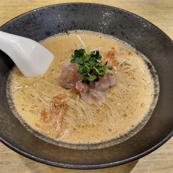 「【限定】桜えびと真鯛の春色そば ￥900」@寿製麺よしかわ 坂戸店の写真