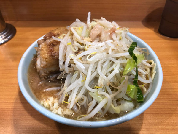 「小ラーメン+豚入り」@ラーメン二郎 八王子野猿街道店2の写真