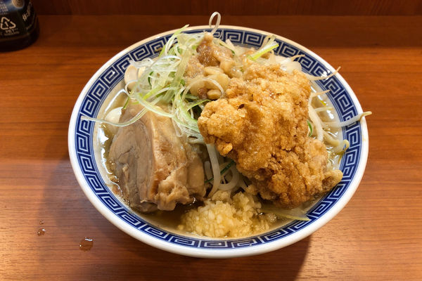 「特製ラーメン並 950円」@びんびん豚 坂戸店の写真