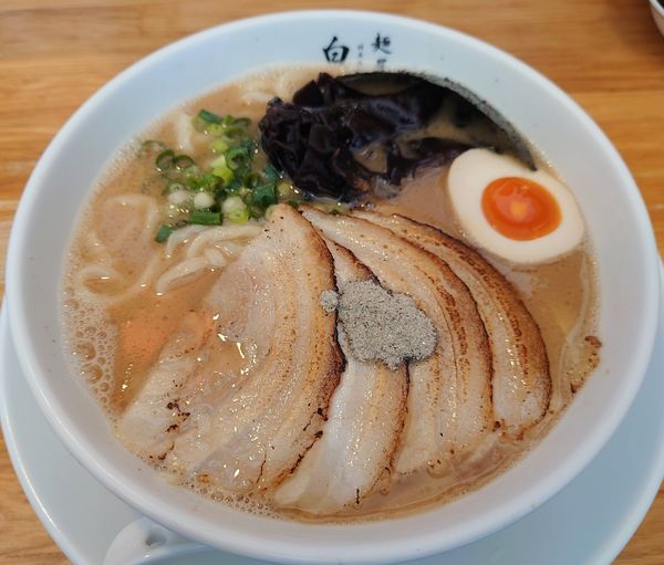 「肉煮干し豚骨醤油ラーメン【期間限定】」@二代目 白神の写真
