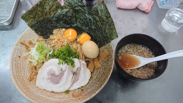 「真鱈肝まぜそば&イカ煮干しスープ＋味玉＋生卵W＋海苔」@覆麺 智の写真