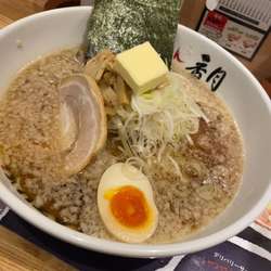 醤油ラーメン　バターネギ