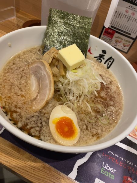 「醤油ラーメン　バターネギ」@らーめん香月 五反田店の写真