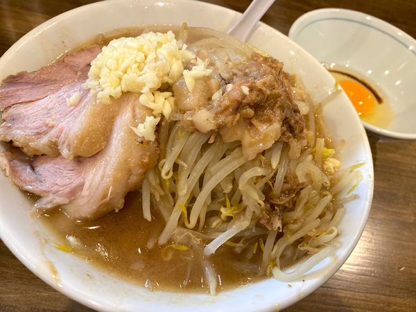 「ラーメン小８３０円＋つけたま５０円※麺少なめ」@男気らーめん アカギの写真