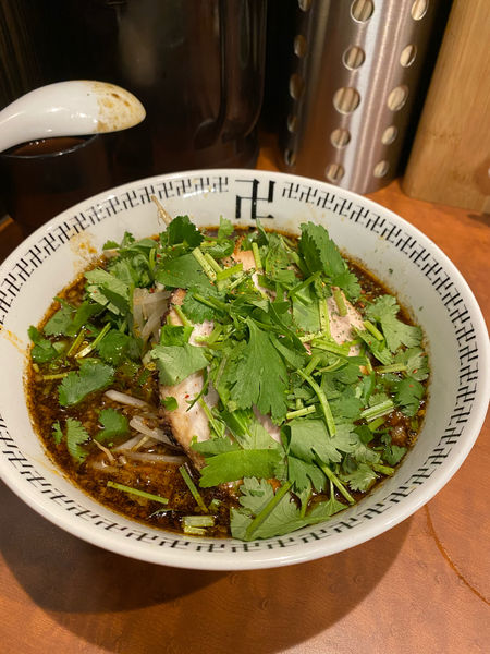 「スパイス・パクチーラー麺」@スパイス・ラー麺 卍力 秋葉原店の写真