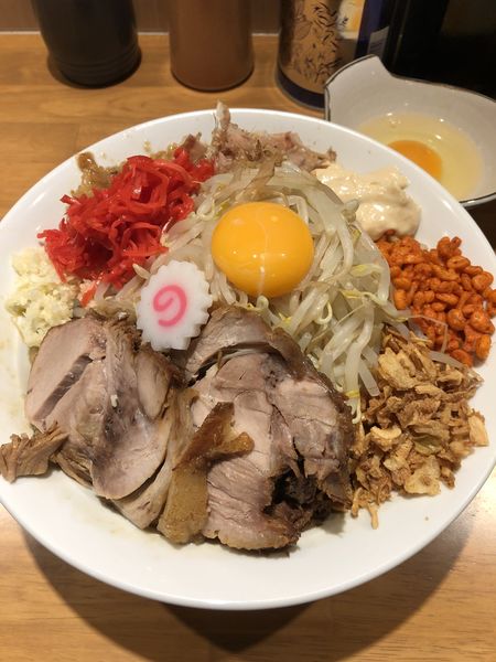 「まぜそば(大)+紅しょうが+生たまご」@麺屋 神工の写真