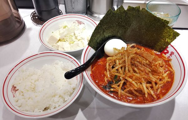 「北極の炎（蒟蒻麺変更）+湯豆腐+のり+スラタマ+半ライス」@蒙古タンメン 中本 錦糸町店の写真