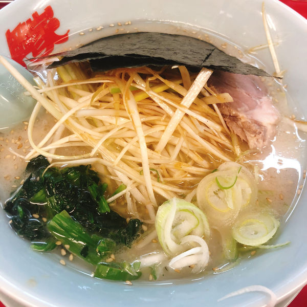 「塩ラーメン　670円　味付ネギ」@ラーメン山岡家 大泉店の写真