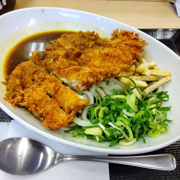 「【期間限定】チキンカツカレーうどん（￥590）※」@かつや 池上駅前店の写真