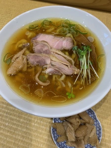 「親鶏中華そば 820円　親かわ 50円」@手打 親鶏中華そば 綾川の写真