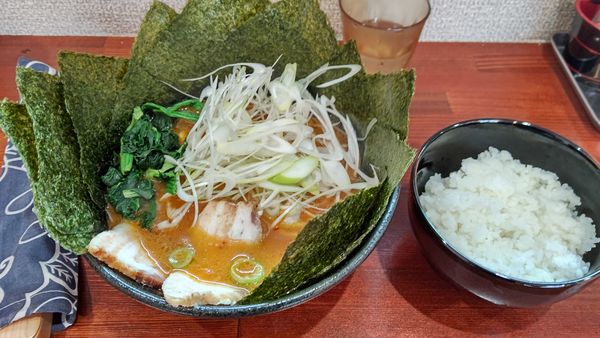 「限定味噌+海苔+トロバラ+小ライス」@横浜家系らーめん 天王家 寒川総本店の写真