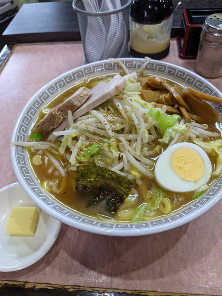 「中華そば（小）＋野菜＋バター」@所沢大勝軒の写真