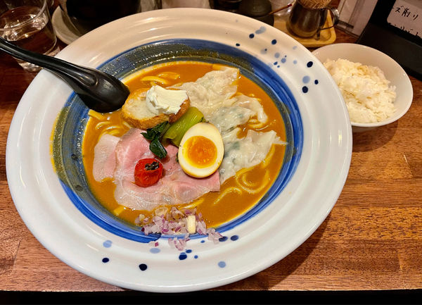 「海老丸ワンタンらーめん＋大盛＋白米（ランチサービス）」@海老丸らーめんの写真