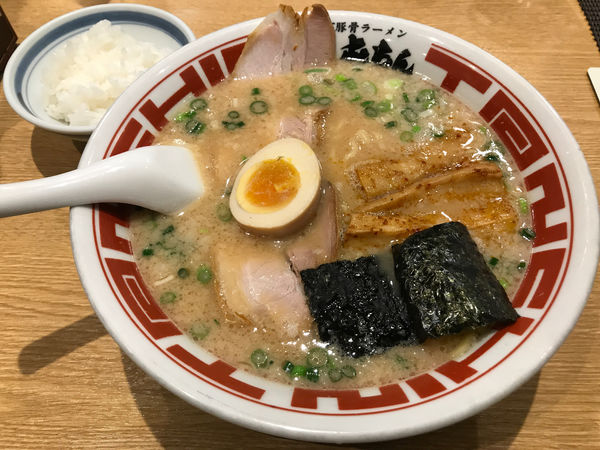 「【期間限定】Ｗ豚骨濃厚ラーメン　750円」@屯ちん 福島店の写真