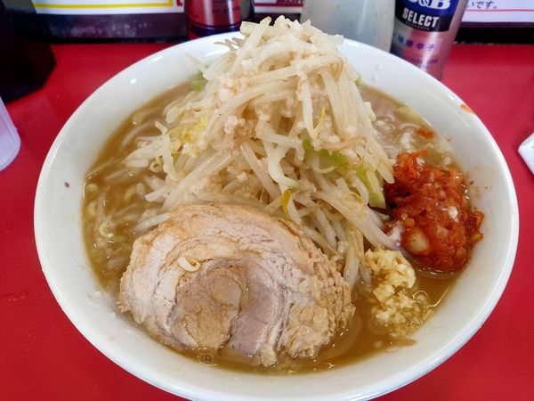 「ラーメン300g ニンニク少アブラ辛たま 780円」@用心棒 本号の写真