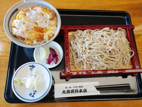 「ミニかつ丼せっと（900円）＋大盛り（100円）」@大井更科の写真