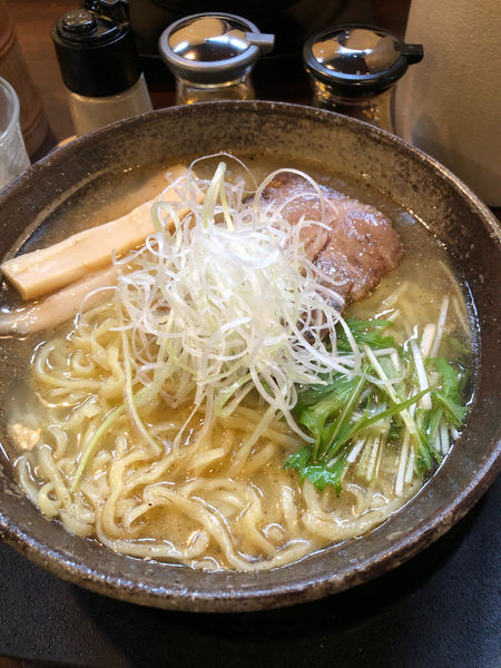 「純塩らーめん中盛」@麺らいけんの写真