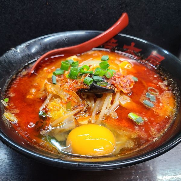 「月見海老辛麺　少なめ」@元祖旨辛系タンメン 荒木屋の写真