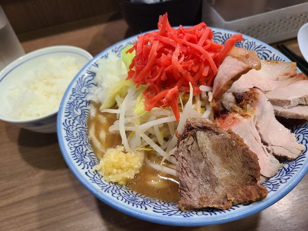 「牛郎　中盛、紅」@煮干しつけ麺 宮元の写真