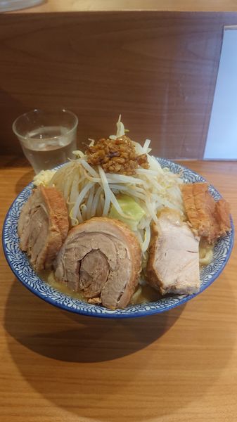「大ラーメン  豚ちょいマシ  野菜  ニンニク  油」@麺処 ほん田 東十条店の写真