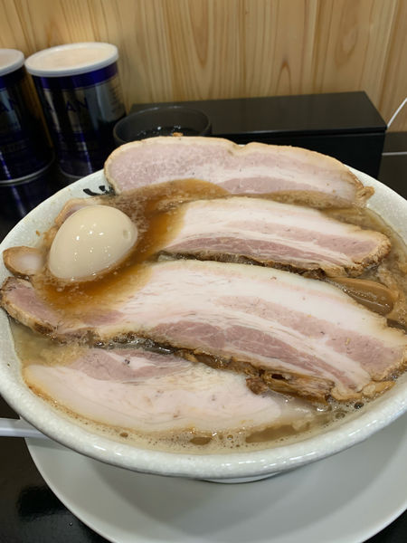 「霜降中華そば(チャーシュー紅花味玉)」@食堂 はせ川の写真