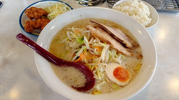 「塩白湯麺６８０円&ランチ唐揚げ２＋半ライス２００円」@白湯ラーメン 焔の写真