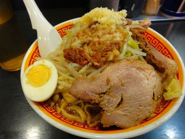「ラーメン豚2枚900円ニンニク脂多め」@えどもんどの写真