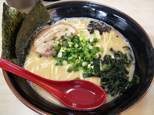 「康家ラーメン」@らーめん康家の写真
