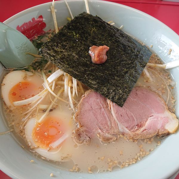 「朝ラーメン470円、白髪ネギ120円、クーポン味玉」@山岡家 名古屋宝神店の写真