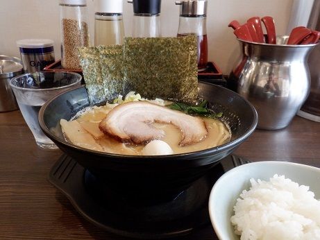 「醤油豚骨」@麺家さやかの写真