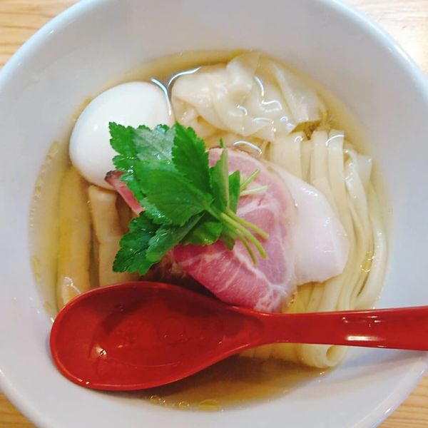 「(松)特級中華そば白醤油」@自家製麺 くろ松の写真