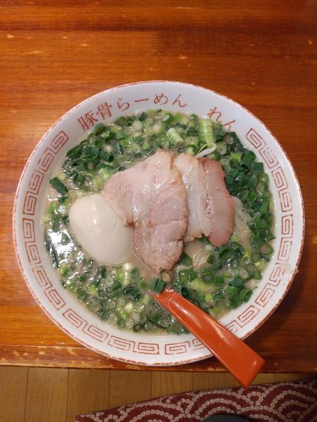 「博多味玉らーめん+ねぎ  ｷｸﾗｹﾞ抜き」@豚骨らーめん れんの写真