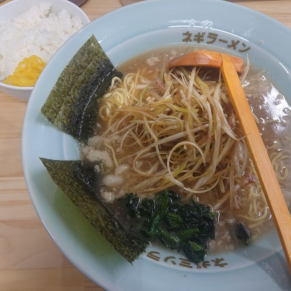 「ネギラーメン750円、半ライス100円」@ラーメンショップ 椿 松伏店の写真