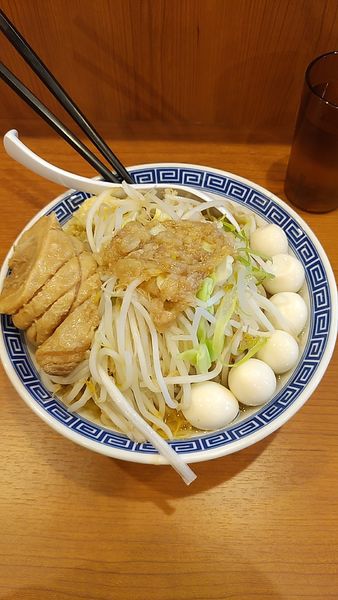 「ﾗｰﾒﾝ並+うずら」@びんびん豚 坂戸店の写真