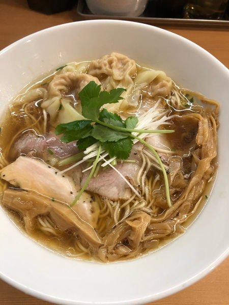「醤油ワンタン麺」@麺や 一峯の写真