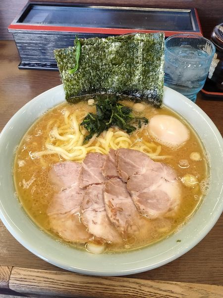 「ラーメン大 チャーシュー 味玉  固め濃いめ多め」@寿々㐂家の写真