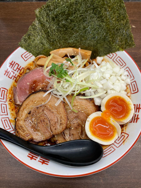 「特製辛あつ蕎麦（1150円）」@麺屋みつば＋クローバーの写真