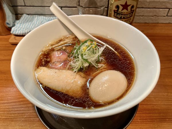 「サッポロラガービール赤星→味玉醤油SOBA→和え玉醤油（鶏）」@麺処 源玄の写真