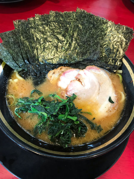 「ラーメン　バラチャーシュー　海苔　固め多め」@家系ラーメン 熊田家の写真