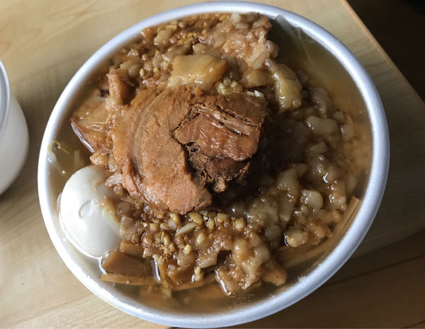 「ビリーラーメン大＋チャーシュー1枚＋野菜マシアブラカラメ」@ラーメン☆ビリーの写真