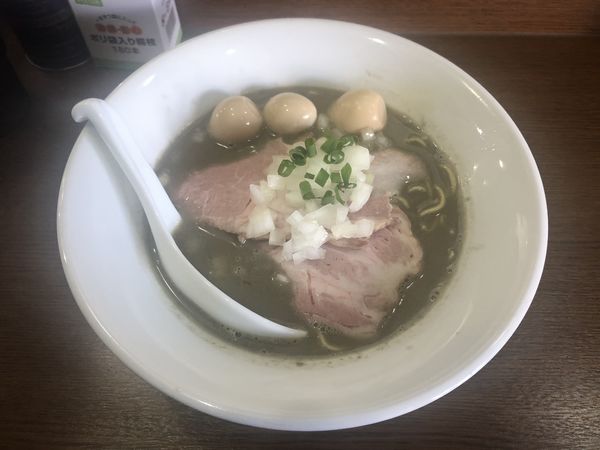 「濃厚煮干」@煮干し中華そば 魚魚の写真