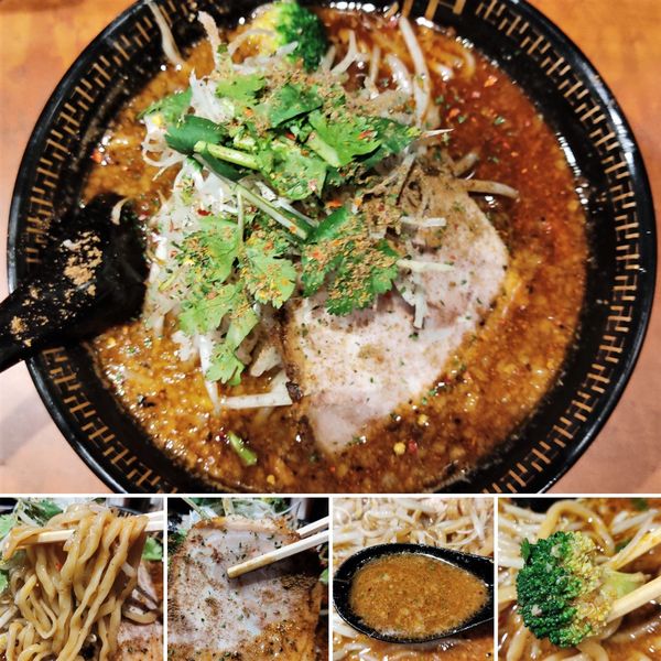 「スパイス味噌ラー麺(限定)＋もやし＋ニンニク＝1100円」@スパイス・ラー麺 卍力 秋葉原店の写真